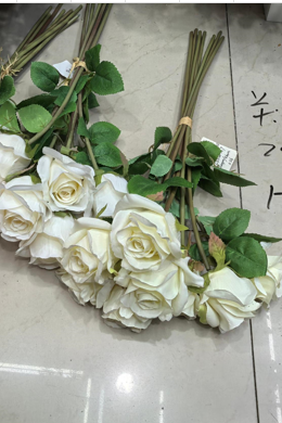 Artificial bouquet of roses | Wholesale flowers, plants and supplies Artificial bouquet of roses