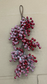 Christmas berry branch with snow | Wholesale flowers, plants and supplies Christmas berry branch with snow