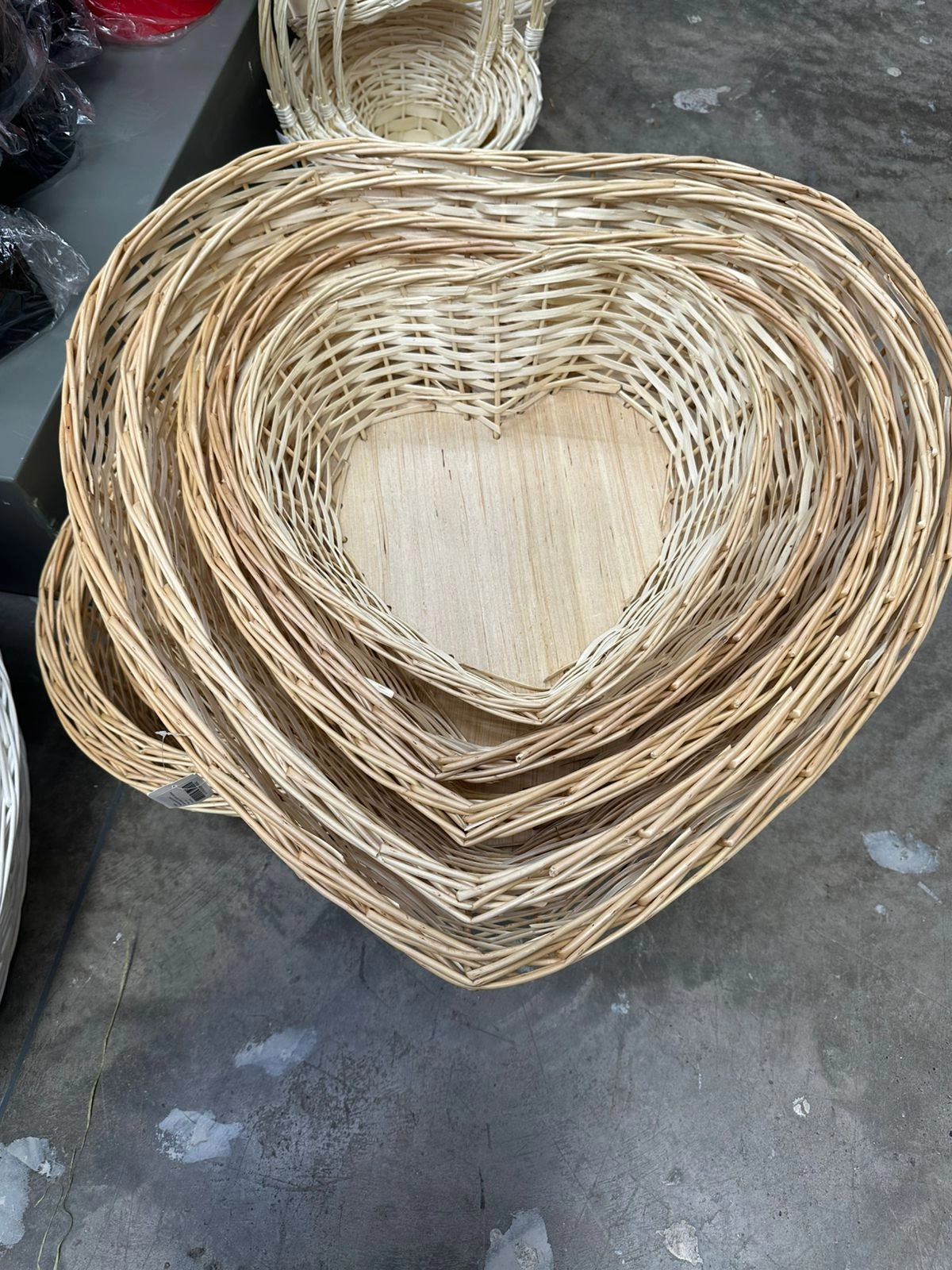 Willow basket Heart 44X39X15, 52X49X17, 60X55X19, 68X62X21, 75X73X25 cm, 5 pcs