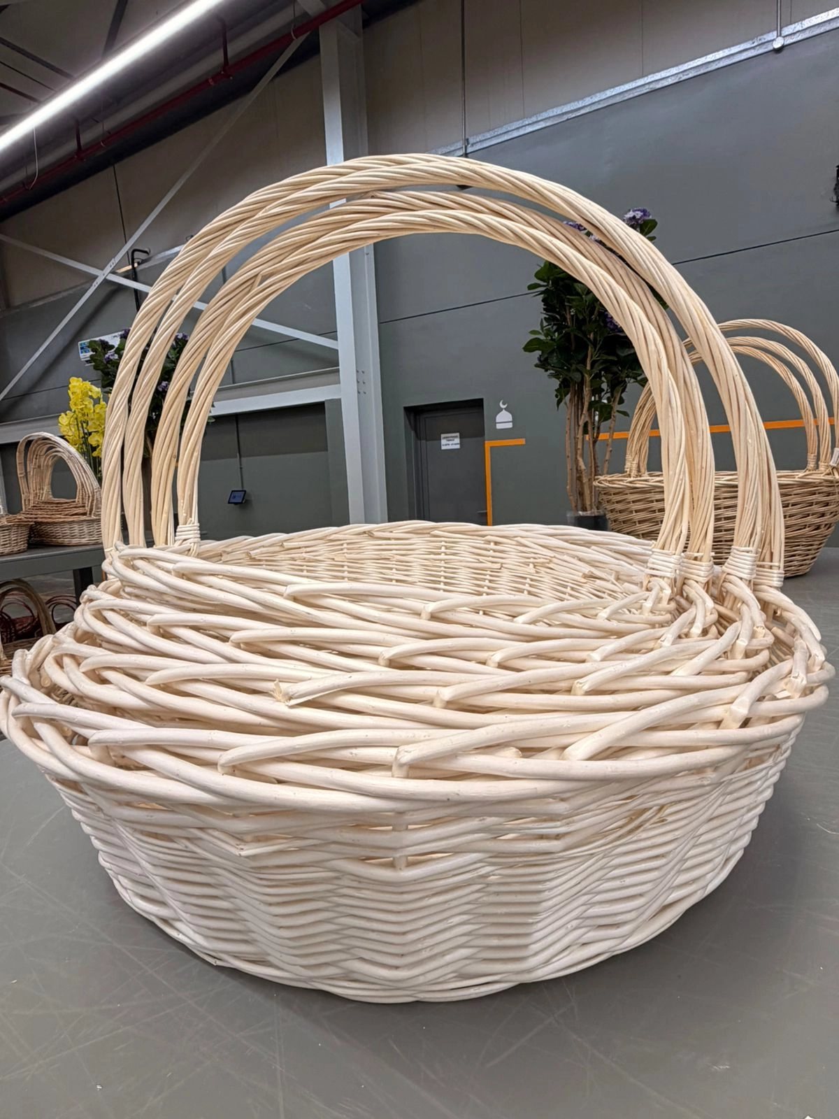 Willow baskets 100x85xH30, 92x77xH28, 84x69xH26, 76x62xH53 cm, 4 pcs