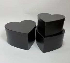 Flower box Heart 29x28x16, 26x25x14, 23x22x12 cm Black