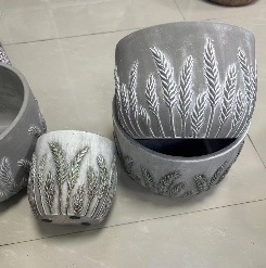 Cement pot Wheat